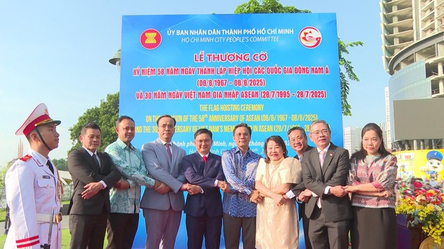 TP.HCM tổ chức lễ thượng cờ kỷ niệm 58 năm thành lập ASEAN - Ảnh 4.