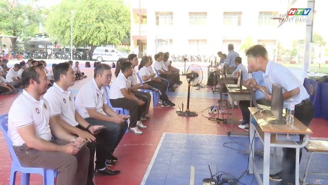 Tập huấn chuyên môn cho giáo viên thể chất, chuẩn bị cho năm học mới - Ảnh 2.