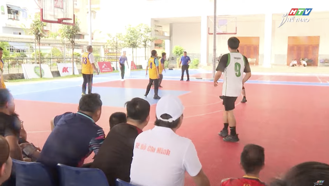Tập huấn chuyên môn cho giáo viên thể chất, chuẩn bị cho năm học mới - Ảnh 1.