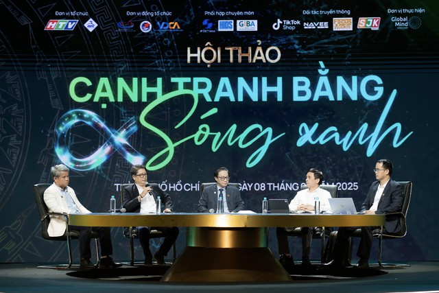 "CẠNH TRANH BẰNG SÓNG XANH": Không còn là lựa chọn, mà là tiêu chuẩn bắt buộc trong kỷ nguyên mới- Ảnh 1. "CẠNH TRANH BẰNG SÓNG XANH": Không còn là lựa chọn, mà là tiêu chuẩn bắt buộc trong kỷ nguyên mới- Ảnh 1.