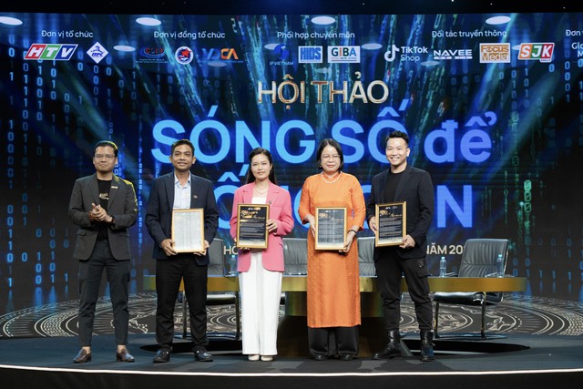 SÓNG SỐ để SỐNG CÒN: Phải thay đổi tư duy để thích nghi, tồn tại rồi bứt phá- Ảnh 6. SÓNG SỐ để SỐNG CÒN: Phải thay đổi tư duy để thích nghi, tồn tại rồi bứt phá- Ảnh 6.