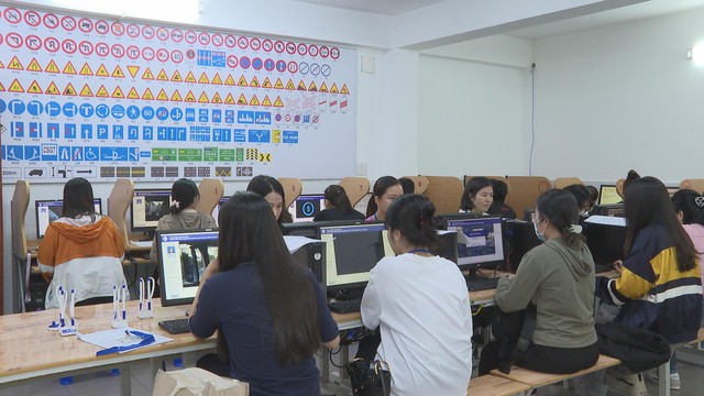 Tất cả kỳ thi sát hạch lái xe đổi mới toàn diện từ tháng 9/2025 - Ảnh 1.