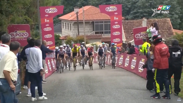 Egan Bernal thắng chặng 16 La Vuelta Tây Ban Nha  - Ảnh 2.