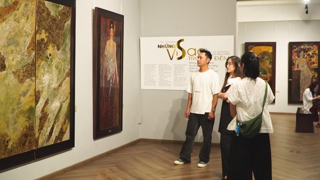 Triển lãm mỹ thuật "Những vì sao trong đêm" nơi nữ tính thăng hoa cùng sơn mài- Ảnh 5.
