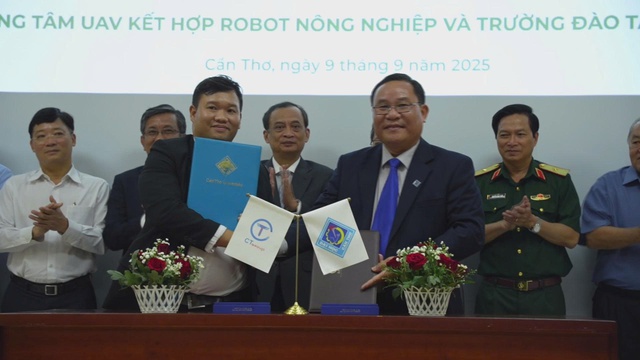 CT Group hợp tác Đại học Cần Thơ đào tạo phi công UAV và phát triển nông nghiệp thông minh- Ảnh 4.