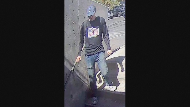 Mỹ: FBI công bố ảnh nghi phạm ám sát nhà hoạt động Charlie Kirk- Ảnh 1.