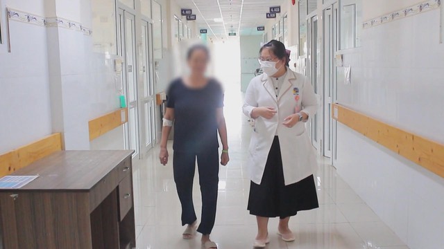 Thay khớp gối thành công cho bệnh nhân bị thoái hóa suốt 10 năm- Ảnh 2.