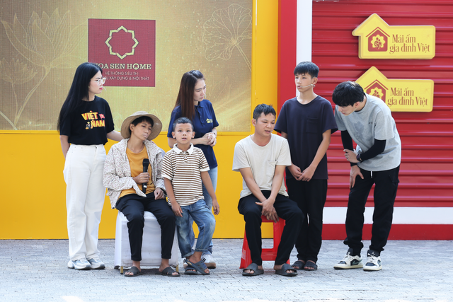 Hữu Bảo nghẹn ngào: "Chỉ sợ một ngày cha mẹ không còn..." - Mái ấm gia đình Việt - Ảnh 9.
