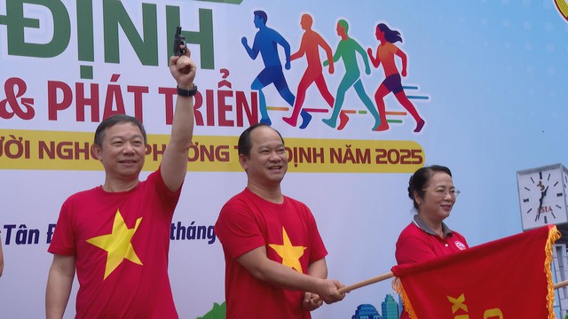 Chương trình đi bộ đồng hành "Tân Định gắn kết và phát triển" vận động quỹ "Vì người nghèo" - Ảnh 1.