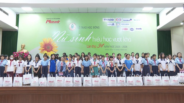 TRAO 240 SUẤT HỌC BỔNG “NỮ SINH HIẾU HỌC VƯỢT KHÓ” NĂM HỌC 2025 – 2026 - Ảnh 1.