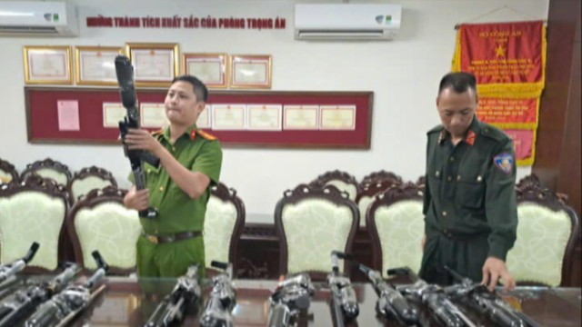 Triệt phá đường dây chế tạo, mua bán vũ khí quy mô lớn - Ảnh 3.
