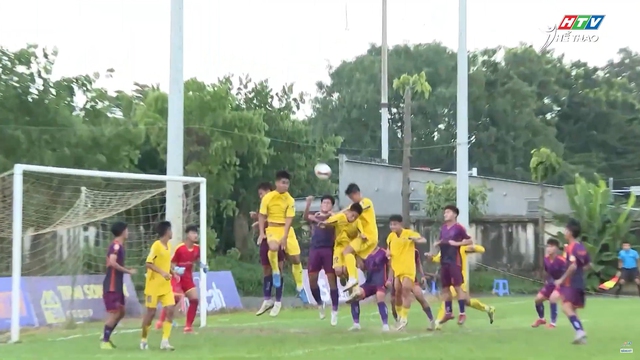 Sôi động ngày khai màn VCK U17 Quốc gia 2025 - Ảnh 2.