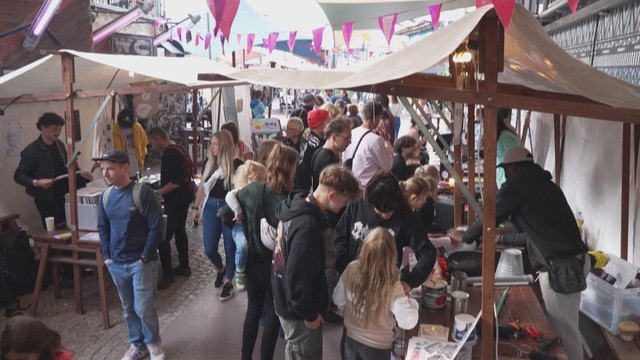 Lễ hội nhạc cụ tự chế ở Berlin (Đức) - Ảnh 1.