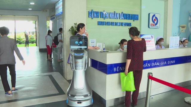 Robot thông minh - người bạn đồng hành mới của bệnh nhân - Ảnh 4.