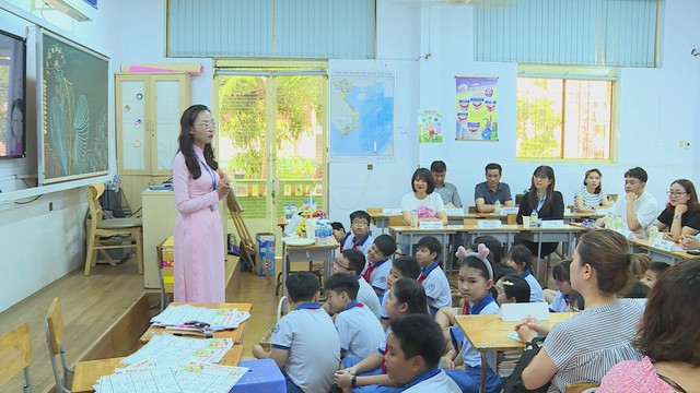 Năm học 2025 - 2026, ngành Giáo dục TP.HCM đặt mục tiêu rõ ràng: mỗi ngôi trường sẽ trở thành một "trường học hạnh phúc" - Ảnh 1.