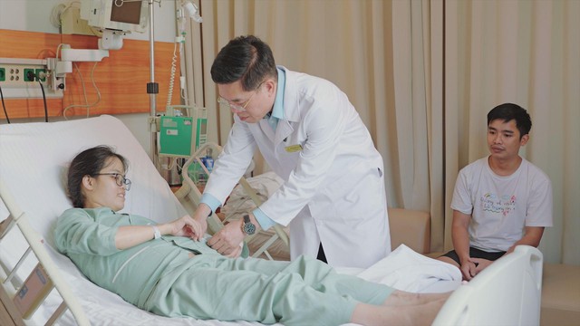 Nữ bác sĩ được tái sinh từ gan của chồng - Ảnh 3.