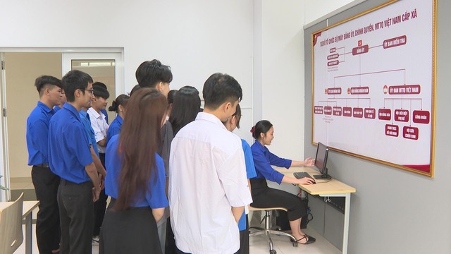 Học viện Cán bộ TP.HCM đưa vào hoạt động phòng học chuyên đề về mô hình UBND cấp xã - Ảnh 2.