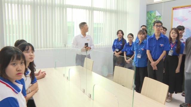 Học viện Cán bộ TP.HCM đưa vào hoạt động phòng học chuyên đề về mô hình UBND cấp xã - Ảnh 4.