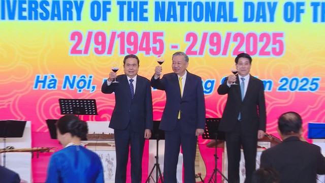 Hà Nội tổ chức chiêu đãi trọng thể kỷ niệm 80 năm Quốc khánh nước Cộng hòa xã hội chủ nghĩa Việt Nam - Ảnh 5.