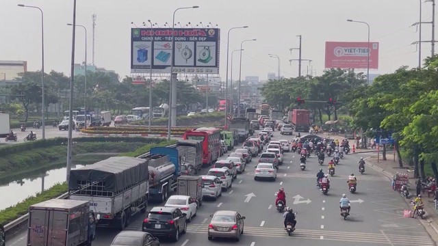 CSGT khuyến cáo người dân nâng cao ý thức an toàn giao thông dịp lễ 2/9 tại TP.HCM - Ảnh 3.