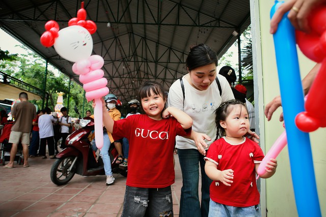 Giữa ngày Tết Độc lập, vẫn có những nhịp sống lặng lẽ mưu sinh - Ảnh 4.