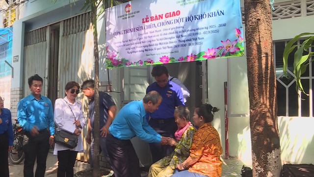 TP.HCM lan tỏa truyền thống nghĩa tình qua các chương trình “Đền ơn đáp nghĩa” - Ảnh 3.