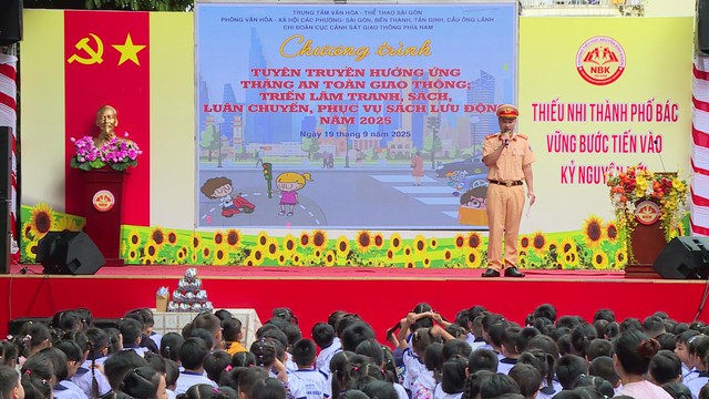 Lan tỏa văn hóa giao thông, văn hóa đọc trong học đường tại TP.HCM - Ảnh 1.