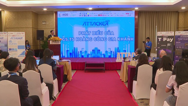 Sinh viên Trường Đại học Bách khoa giành giải nhất cuộc thi Attacker 2025 với dự án chatbot pháp lý - Ảnh 1.