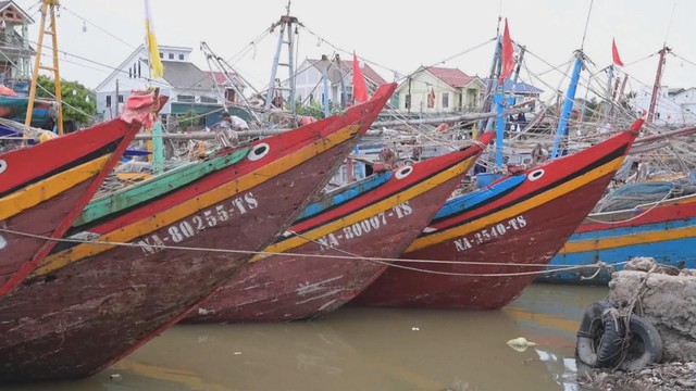 Bão Ragasa mạnh lên siêu bão, gió cấp 16, sóng cao 10m trên Biển Đông - Ảnh 4.
