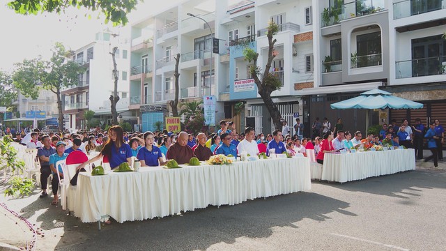 Thành đoàn TP.HCM ra quân Ngày Chủ nhật xanh lần thứ 161 năm 2025, hưởng ứng Chiến dịch Làm cho thế giới sạch hơn- Ảnh 2.