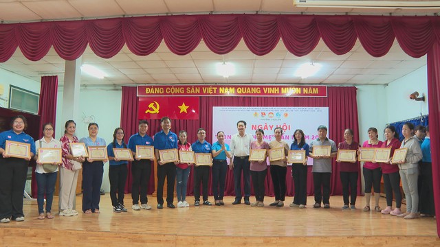 Ngày hội “Con yêu cha mẹ” gắn kết yêu thương, cùng chương trình ẩm thực chay “Chợ Lớn nghĩa tình – Chung tay vì cộng đồng” - Ảnh 4.