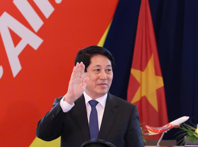 Chủ tịch nước Lương Cường chứng kiến Vietjet nhận bàn giao tàu bay Boeing đầu tiên - Ảnh 1.