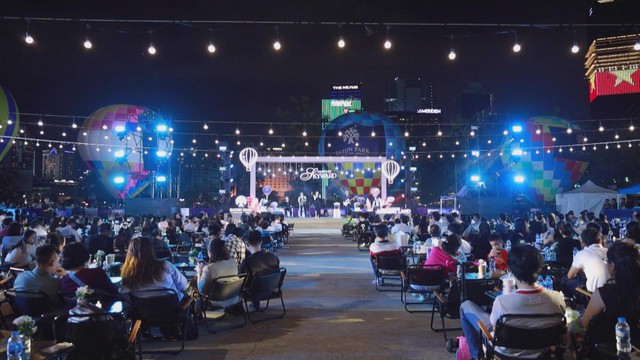 Lễ hội khinh khí cầu Eaton Park Skyward thu hút hơn 10.000 lượt khách tại TP.HCM - Ảnh 1.
