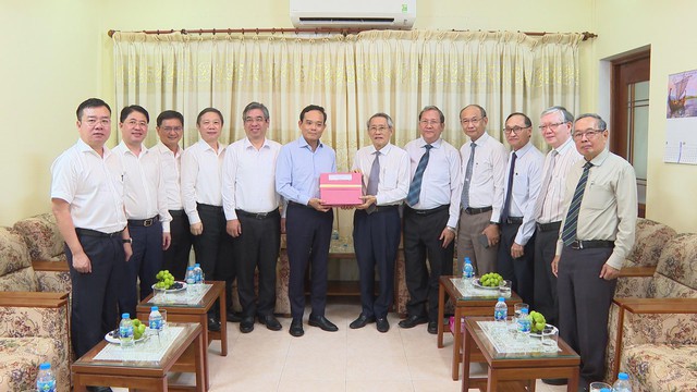 Lãnh đạo TP.HCM thăm các cơ sở tôn giáo trên địa bàn - Ảnh 6.