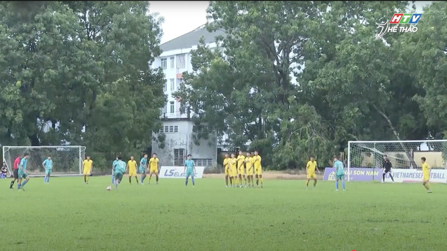 Xác định 4 đại diện vào bán kết giải bóng đá vô địch U17 quốc gia - Ảnh 2.