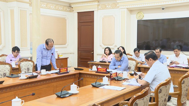 Chủ tịch UBND TP.HCM Nguyễn Văn Được rà soát tiến độ xây dựng văn kiện Đại hội đại biểu Đảng bộ TP.HCM lần thứ I, nhiệm kỳ 2025 – 2030. - Ảnh 3.