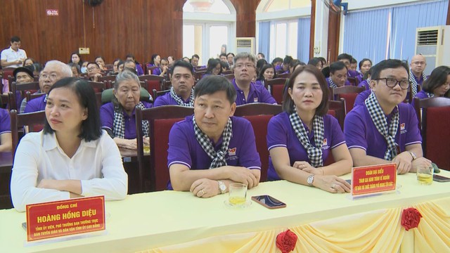 Đoàn trí thức TP.HCM trao quà hỗ trợ người dân và học sinh khó khăn tại Cao Bằng - Ảnh 2.
