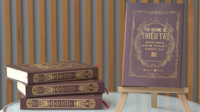 Ra mắt sách “Thơ Hoàng đế Thiệu Trị – Đỉnh cao nghệ thuật ngôn từ” - Ảnh 1.
