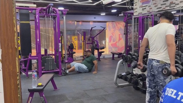 Ai Cập: Đô vật kéo tàu nặng ngàn tấn, phá kỷ lục thế giới - Ảnh 2.