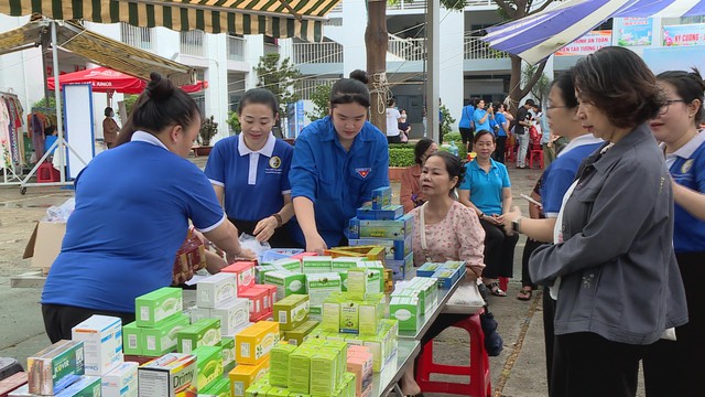Ngày hội "Phú Nhuận nghĩa tình - Rực rỡ sắc hoa"- Ảnh 6.