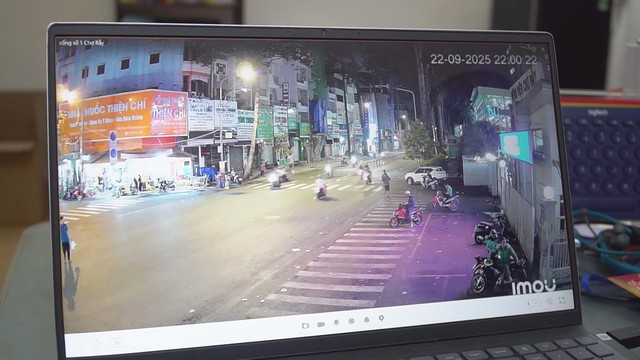 Vỉa hè bệnh viện TP.HCM: Ra quân xử lý, tình trạng lấn chiếm giảm rõ rệt - Ảnh 1.