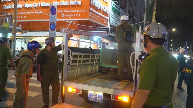 Vỉa hè bệnh viện TP.HCM: Ra quân xử lý, tình trạng lấn chiếm giảm rõ rệt - Ảnh 4.