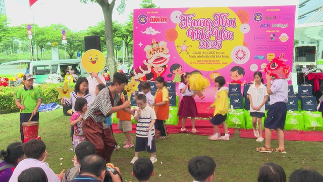 Trung thu mơ uớc 2025: Mang Tết trung thu ấm áp đến trẻ em khó khăn và bệnh nhi - Ảnh 3.