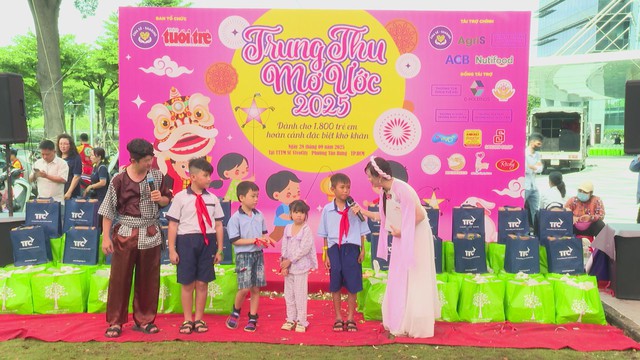 Trung thu mơ uớc 2025: Mang Tết trung thu ấm áp đến trẻ em khó khăn và bệnh nhi - Ảnh 4.