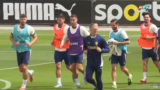 Ronaldo trở lại tập luyện cùng tuyển Bồ Đào Nha - Ảnh 1.