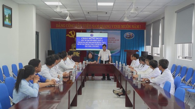 7 bác sĩ chuyên khoa đợt 2 luân phiên công tác tại đặc khu Côn Đảo - Ảnh 1.