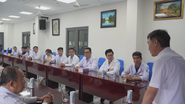 7 bác sĩ chuyên khoa đợt 2 luân phiên công tác tại đặc khu Côn Đảo - Ảnh 2.