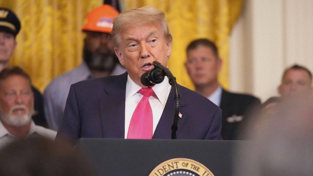 Tòa án liên bang chặn Tổng thống Trump cắt tài trợ cho Harvard - Ảnh 1.
