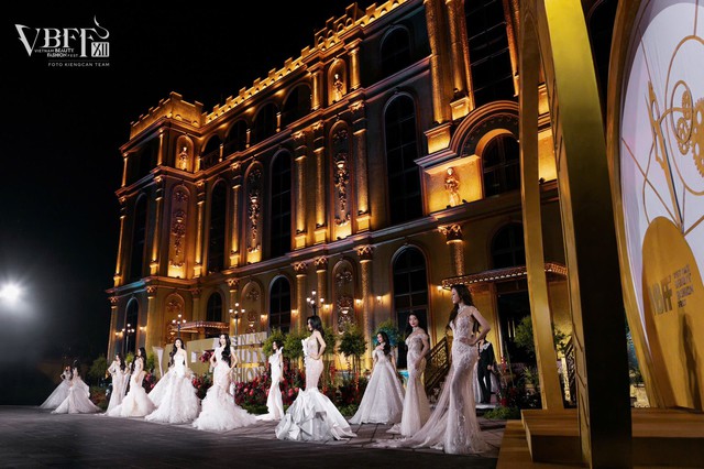 Vietnam Beauty Fashion Fest XII: “Transition Time” ghi dấu ấn với đông đảo người xem - Ảnh 3.