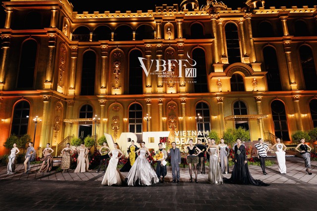 Vietnam Beauty Fashion Fest XII: “Transition Time” ghi dấu ấn với đông đảo người xem - Ảnh 1.